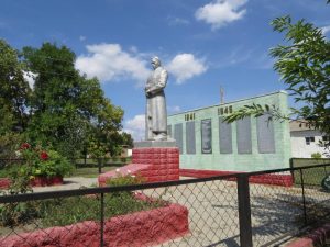 Братская могила -мемориал, воинов павших в ВОВ, фото 4 из 7