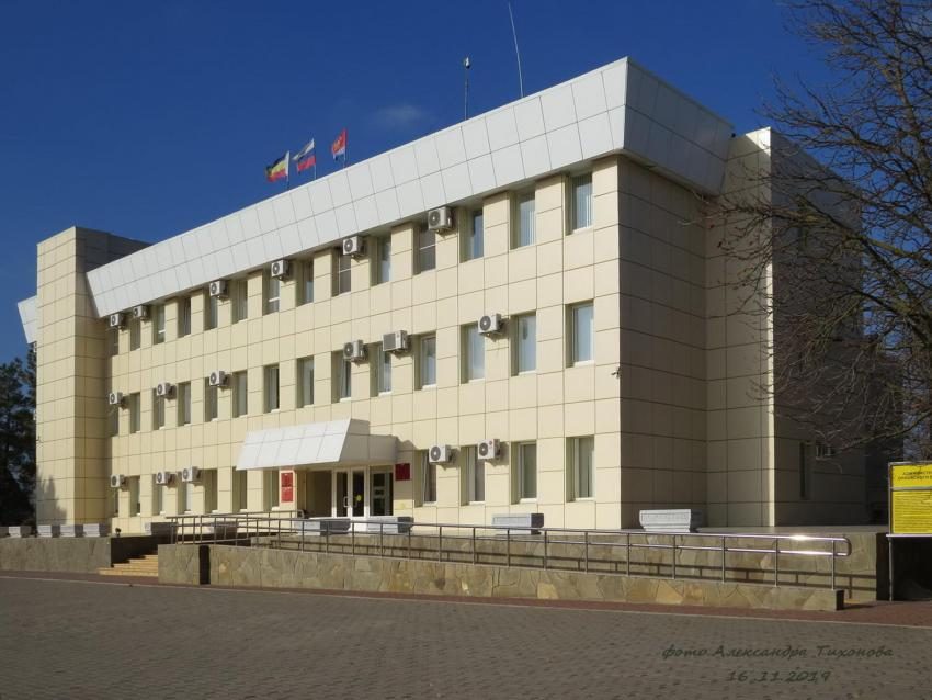 Это фотографии поселка Орловский -центра Орловского района